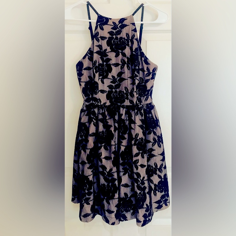 Beautiful size small cocktail mini dress